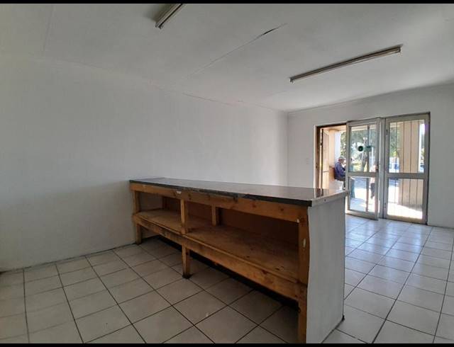 RETAIL PROPERTY TO RENT IN HEUWELOORD